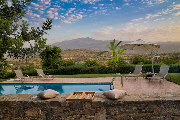 Private living, including hotel service!<br />The combination of both makes Meli Melidoni, Greece private Villa with magnificent view&Hotel service Entire bungalow vacation rental 4115104