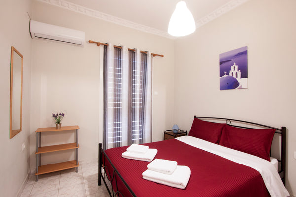 My place is close to nightlife, public transport, restaurants . It's good for co Greece Dounavishomes apartment - 400m from the port Entire rental unit vacation rental 10422667