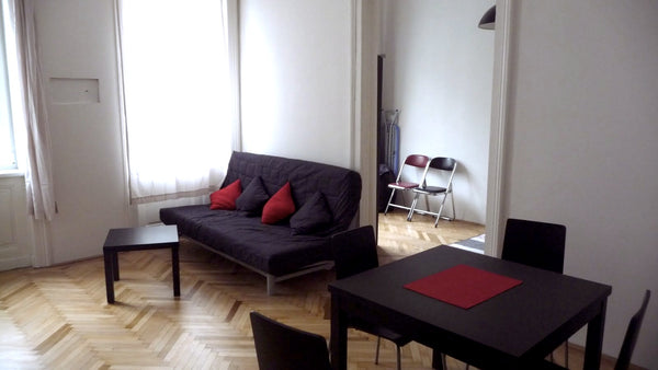 Klassische Wiener Altbauwohnung in ruhiger, zentraler und verkehrsgünstiger Lage Vienna, Austria Apartment Landstraße Entire rental unit vacation rental 21948614