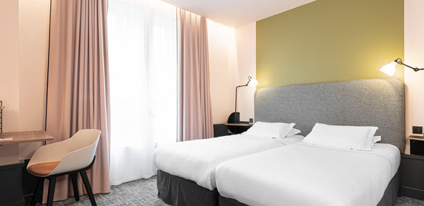 <b>The space</b><br />Situated on the Place des Célestins, between the Rhône and  Pour dormir à deux sans se marcher dessus, idéale pour les ados et les collègues ! Room in boutique hotel vacation rental 28169594