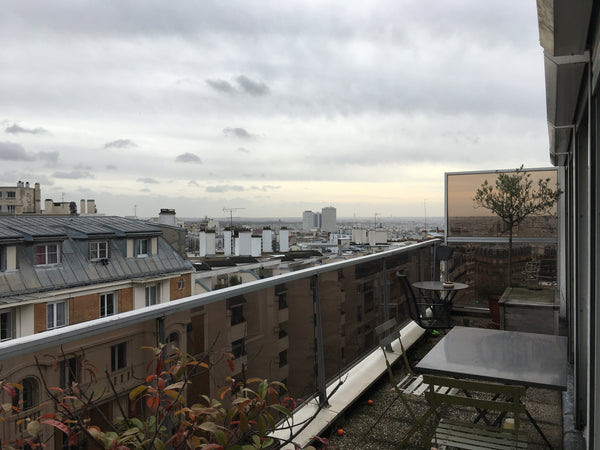 Appartement trois pieces. Dernier etage, petite terrasse. Metro ligne 3bis et 11 Paris, France Paris lumineux et agreable, proche transports. Entire rental unit vacation rental 23226539