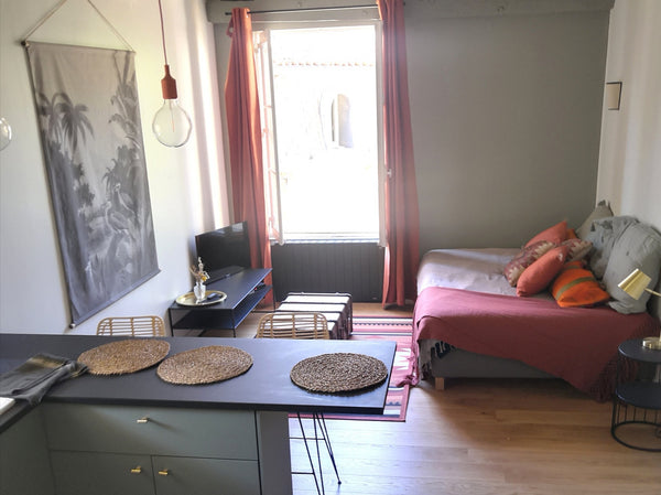 Bail MOBILITY<br />Cet appartement refait et décoré par un architecte vous offre Bordeaux, France ⭐⭐⭐⭐Appartement de charme au coeur du vieux bx Entire rental unit vacation rental 40664574
