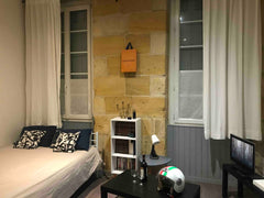 Studio dans quartier calme, proche du centre ville et de tous les transports (tr Bordeaux, France Studio bordelais en centre-ville Entire rental unit vacation rental 47169885