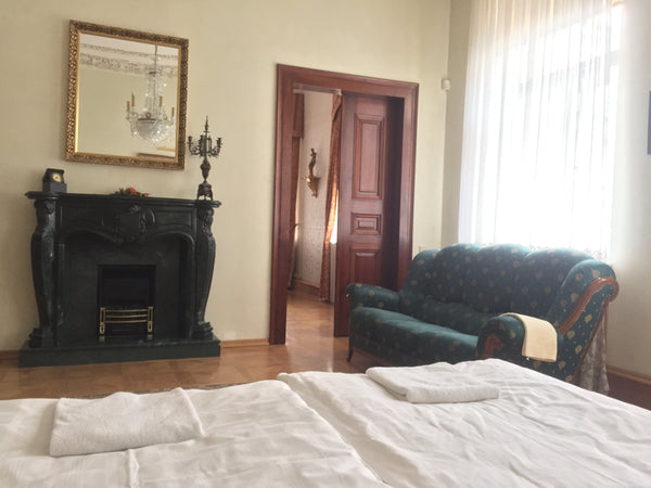 Cool designed rooms in appartman with shared bathroom and kitchen with fireplace Jesenice, Czechia 5mins Wenceslas square, Fireplace couple room Private room in rental unit vacation rental 13071036