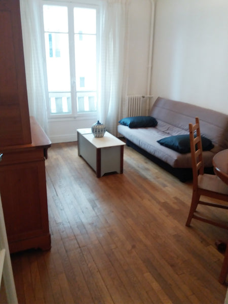 Grand 2 pièces de 54 m3 comprenant une chambre avec un grand lit de 180 x 200 cm Compiègne, France . Charmant 2 pièces de 54 m3 Private room in rental unit vacation rental 23514452