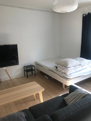 English below. <br /><br />Ren og rummelig bolig med gratis udendørs parkering.  Copenhagen, Denmark Ren og rummelig bolig. Gratis udendørs parkering Entire condo vacation rental 668762317675285930