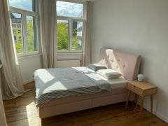 Deze kamer van ca. 18m2 is gelegen aan de oude stad. Een ideale en goed bereikba Antwerp, Belgium Ruime en lichte kamer met een centrale ligging. Private room in townhouse vacation rental 712185752132009321