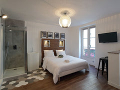 Important note: The apartment is disinfected after each stay<br /><br /> Modern  Paris, France Bright & Modern Furnished Studio  Flat -Close to Entire rental unit vacation rental 21469676