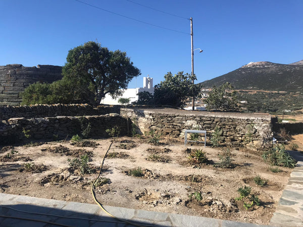 Charming old Cycladic farm recently refurbished. Magnificent views on the mounta Paris, France Charming old Cycladic Farm in Sifnos Cycladic home vacation rental 37133175
