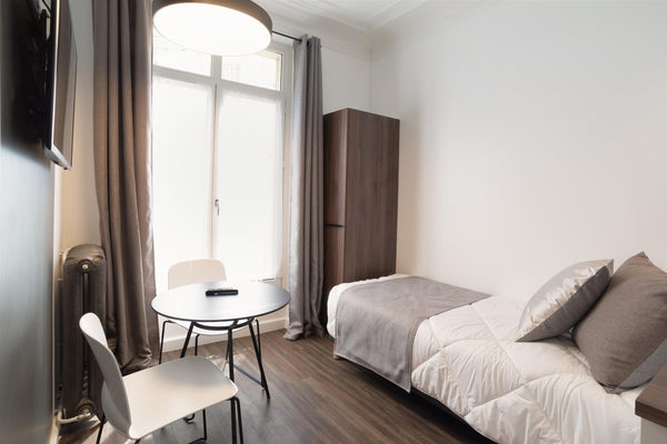 Studio de 12 m² 1 personne espace ouvert, intime. Lit de 90x200. Ecran télé,plac  Petit Studio Entire condo vacation rental 28294066