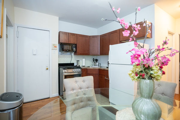 Keep it simple at this peaceful and centrally-located place.Beautiful 2 Bedroom  New York, NY Rental unit in New York · 2 bedrooms · 2 beds · 1 bath Entire rental unit vacation rental 557473594642446522
