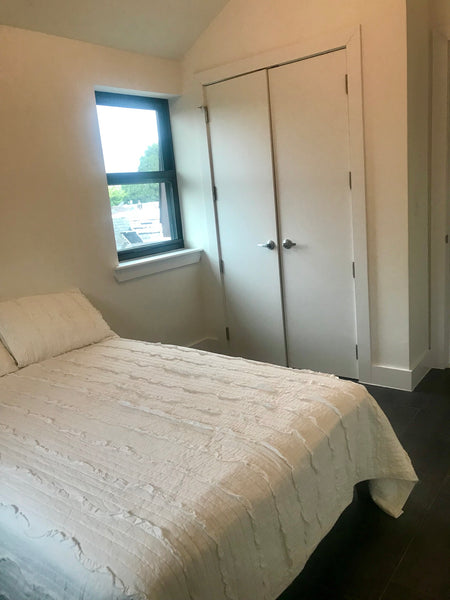 Private and confortable room for rent for 2 people, bathroom in common area, the New York, NY Condo in Elmhurst · ★5.0 · 1 bedroom · 1 bed · 1 shared bath Private room in condo vacation rental 28387362