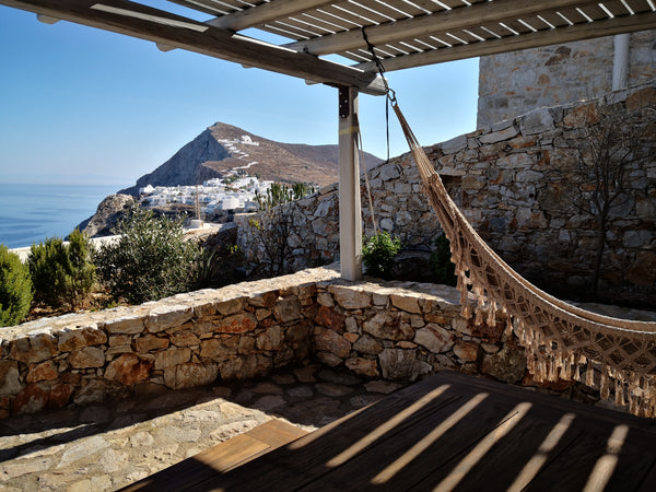 Juste en face de Chora, le village principal, se trouve notre villa, une constru Paris, France Stone House - Villa avec vue sur la mer Egée Entire villa vacation rental 19242976
