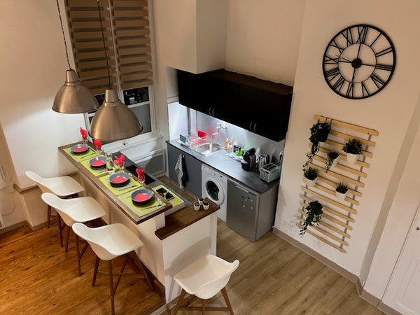 Simplifiez-vous la vie dans ce logement paisible et central.<br />Appartement to  Au cœur du triangle d'or du 6e Entire rental unit vacation rental 764333923900378235