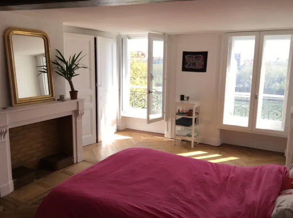 Appartement de 130m2 situé à Cordeliers, en plein centre de la Presqu'île. Tous  Lyon, France Chambre privatisée dans grand appartement Private room in rental unit vacation rental 30530927