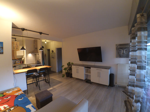 Flat of 50m ², ideally located in Merignac Center: a few meters from the tram A  Mérignac, France Superbe appartement avec piscine Entire condo vacation rental 563452073539298735