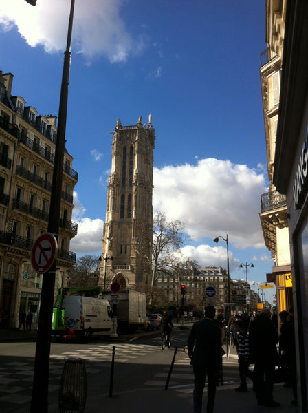 Situé rue de Rivoli, entre l' Hôtel-de-ville et la Tour-St-Jacques , composé d'u Paris, France Appartement au centre de Paris Entire rental unit vacation rental 2506321