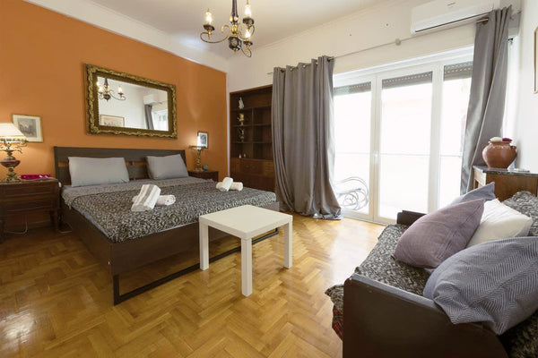 Enjoy your stay in our renovated  apt, in one of Athens' most renowned neighborh Athens, Greece Elegant apt in Exarchia Entire rental unit vacation rental 52606488