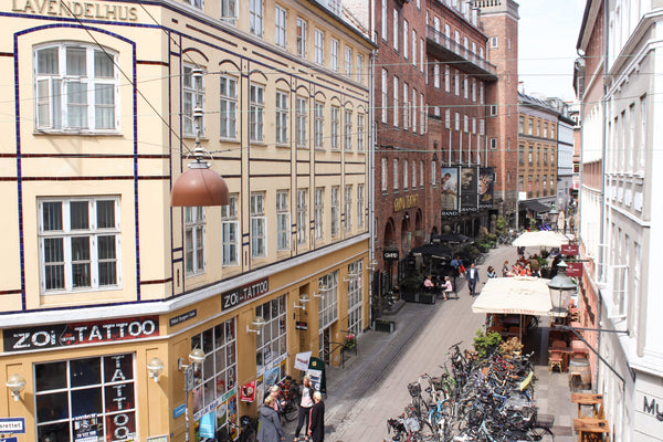 Superbly located apartment in the very center of the city, one minute from famou  Live in the historic center! Nr Tivoli & Strøget Entire rental unit vacation rental 26176215