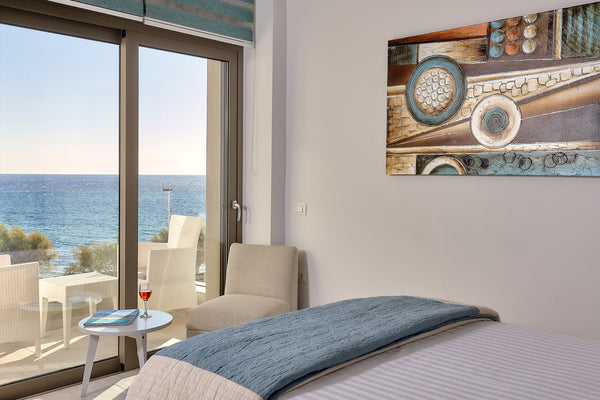 Top floor condo of sea-front, contemporary Moonlight villa offers luxury living  New York, NY Seafront penthouse 2 bedroom condo Entire condo vacation rental 30684009
