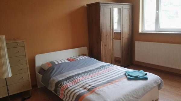 Quiet one-way street near Square Ambiorix and 5-7 minutes walk to Schuman metro  Brussels, Belgium Nice studio 1-2p EU Schuman, ref Jww2D Private room in rental unit vacation rental 15898392