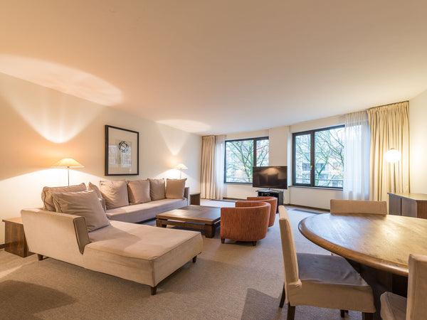 Sur la prestigieuse Avenue Louise, proche de toutes les facilités, appartement e  Très bel appartement de deux chambres (130 m2) Entire rental unit vacation rental 43824707