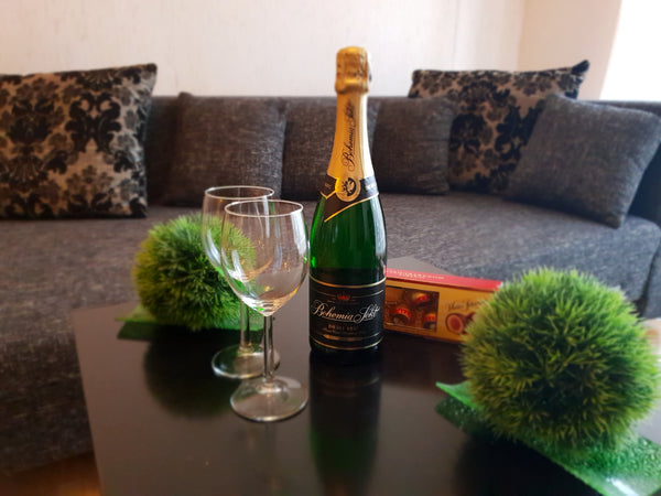 nabízíme byt 2+kk  s terasou,  v bytovém domě na ulici Kakosova, Praha 5. Byt se  Shafranka apart.Free parking and Wi-Fi. Entire rental unit vacation rental 41025811