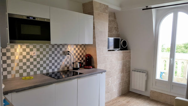 LA CAMPAGNE  A  PARIS.<br />Joli studio lumineux environs 16m2 sans vis-à-vis fa Paris, France LA  CAMPAGNE  A  PARIS Entire rental unit vacation rental 20069715