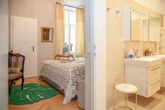 Cozy luxury in the heart of Vienna between St. Stephen´s cathedral and Opera hou  Home and Beauty Room in boutique hotel vacation rental 32785048