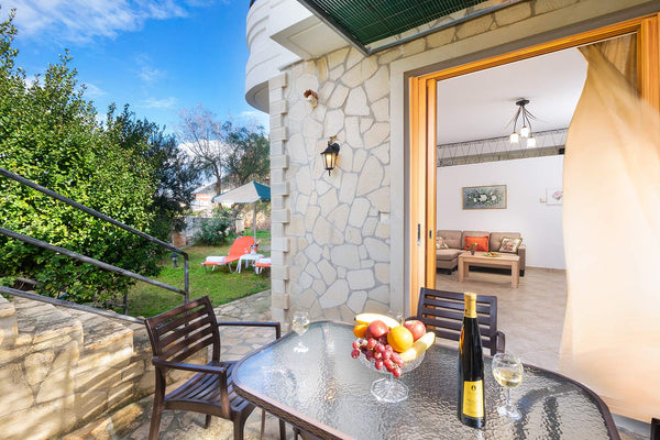 Despina apartment is a ground floor 1-bedroom apartment with a private courtyard Chania, Greece Despina Apartment, 1 BD, 1 BA, 500m from the sand Entire rental unit vacation rental 554118311478455928