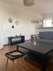 Grand T2 avec balcon à deux pas du tram C , idéal pour un séjour professionnel o France Grand T2 proche Tram et Bordeaux Centre Entire rental unit vacation rental 53487455