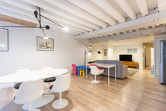 Luxury apartment in the amazing Bordeaux also known as "Port de la Lune". The ap  GuestReady - Spacious apartment in the historical Entire rental unit vacation rental 548424744514581093