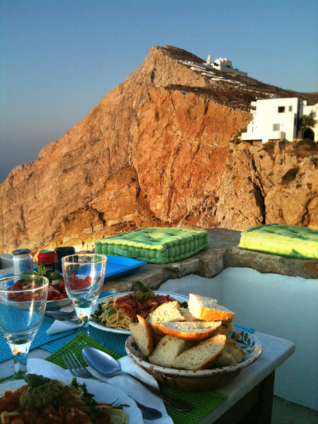 A bijou Venetian house with sea view right in the heart of the “Castro” .<br />T Greece Folegandros-Cliffhouse Cycladic home vacation rental 13931425