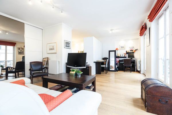 <b>The space</b><br />Overview <br />This charming and bright 50 square meters,  Paris, France Apartment 1 Bedroom Champs Elysées Entire rental unit vacation rental 886735