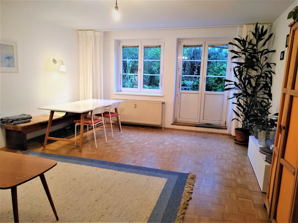 Direct access to the private garden.<br /><br />Flat:<br />Bed room and living r Vienna, Austria Ground floor flat with privat garden Entire rental unit vacation rental 22885436