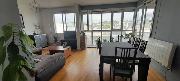 Profitez en famille de ce fabuleux logement qui offre de bons moments en perspec Lyon, France Lyon : grand appart proche centre ville Entire rental unit vacation rental 29230252