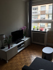 Mon logement est proche d'un Starbucks, d'une très bonne boulangerie, d'un petit Nîmes, France 50 m2 au cœur du 15ème Entire rental unit vacation rental 13423747