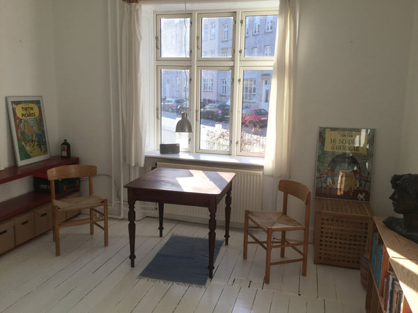 lyst værelse på 18m2 med seng til 2 (190x180cm), stort vinduesparti med eftermid Copenhagen, Denmark Rummeligt, lyst værelse med adgang til have. Private room in rental unit vacation rental 24280324
