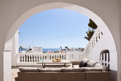 Casa Bu 2 is an apartment of 30sq.m., including 1 bedroom with 1 double bed. It  Athens, Greece CasaBu2-1Bedroom Apartment Sea View-7min from Fira Entire rental unit vacation rental 19124466