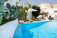 Our Junior Suite consists of one Master bedroom, a dining area with kitchenette, Thera, Greece Junior Suite with hot tub Entire guesthouse vacation rental 11946538