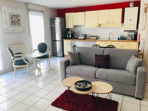 Très heureuse de vivre cette aventure avec vous et d'avoir la joie de vous renco Lyon, France Cosy T3 lumineux de 70M2+garage, proche  Part-Dieu Entire rental unit vacation rental 39496297