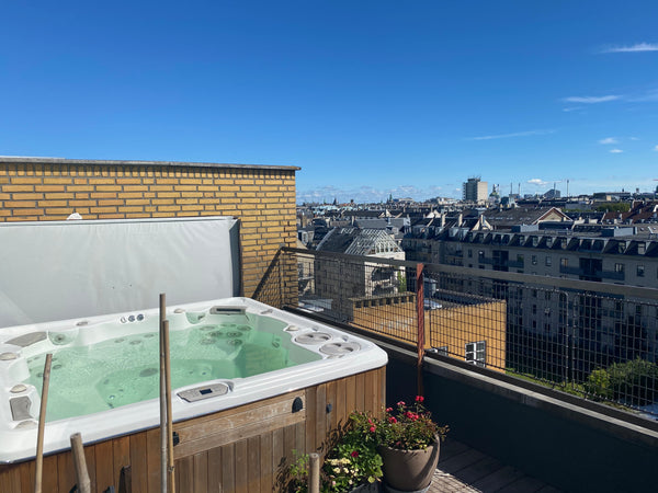 Fantastically located penthouse apartment with stunning, unique views over the g Copenhagen, Denmark Central Penthouse, Lake Views, Hot Tub, 3Bed 2Bath Entire rental unit vacation rental 928173
