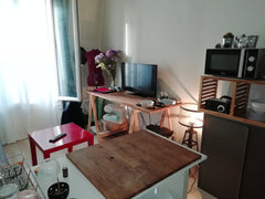 Studio lumineux et cosy, pour 2 personnes. A 5 min à pied du canal st Martin, ré Toulouse, France Petit appartement au coeur du 10ème Entire rental unit vacation rental 5921360