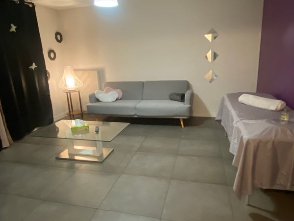 Résidence proche des commerces et transport en bas de l’immeuble . Gare perrache  logement dans résidence calme en centre ville Entire condo vacation rental 770680355095729447