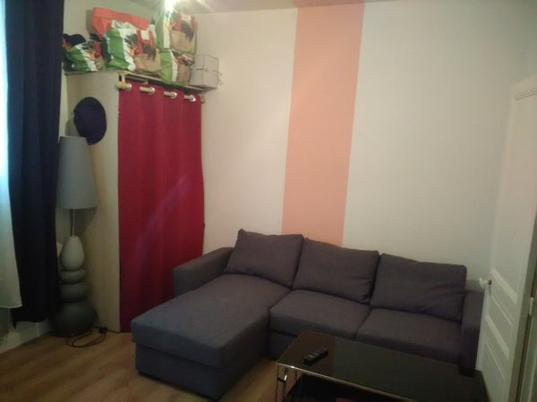C est très calme<br /><br /><b>The space</b><br />Mon logement et idéal pour une  Chambre d hôtes à Paris Shared room in guesthouse vacation rental 18520412