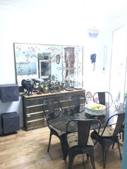 Au pied de la butte Montmartre <br /><br />Décor comme dans une brocante. <br />  Vivre comme un parisien Entire rental unit vacation rental 23138131