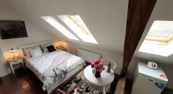 Come feel at home in our unique romantic studio in a quiet neighborhood. Walking Prague, Czechia Owl´s nest mansard - unique, stylish, romantic Entire rental unit vacation rental 30739817