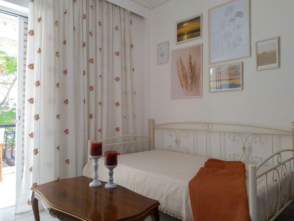 Bright, welcoming and clean, it consists of a living room with a sofa bed, a ful Athens, Attica, Greece Your stay in Athens-Greece Entire rental unit vacation rental 3304503