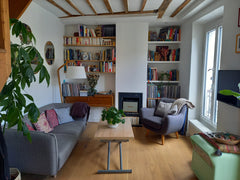 The flat is in the center of Paris, really close to Pere Lachaise. Really warm a Paris, France Charming flat for 2 to 5 people Entire rental unit vacation rental 6175372