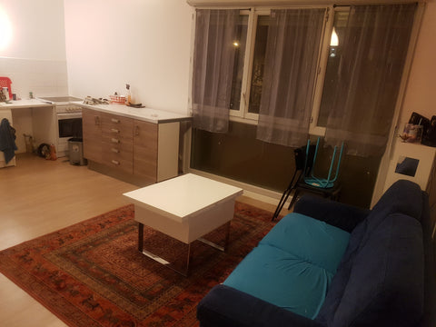 Bonjour ,<br />Mon appartement est très bien situé dans une résidence calme et s Arles, France Bel appartement T2 à 10 min de la gare part dieu Entire condo vacation rental 31067014